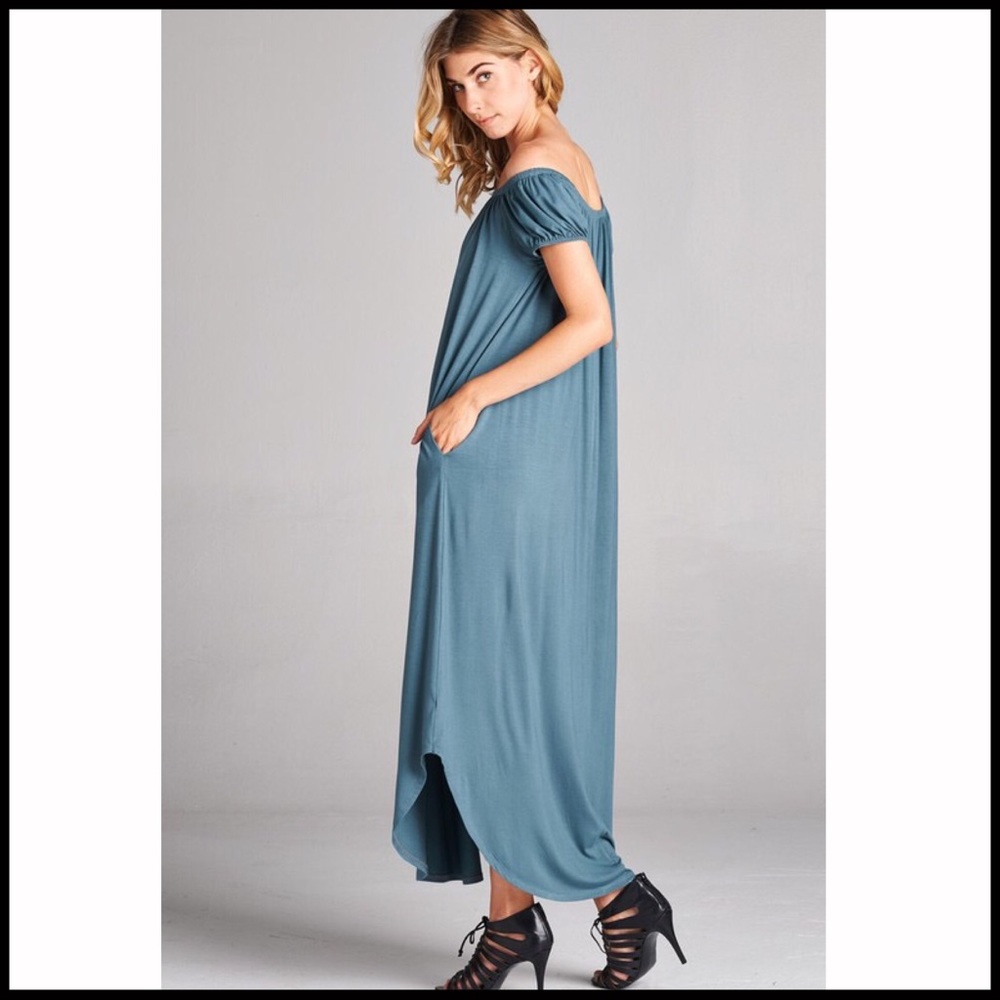 Off-the-Shoulder Comfort - Picture 8 of 8